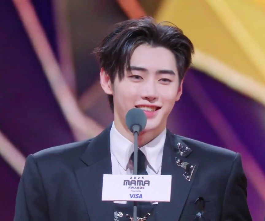 成訓 (ENHYPEN)的最新活動照片