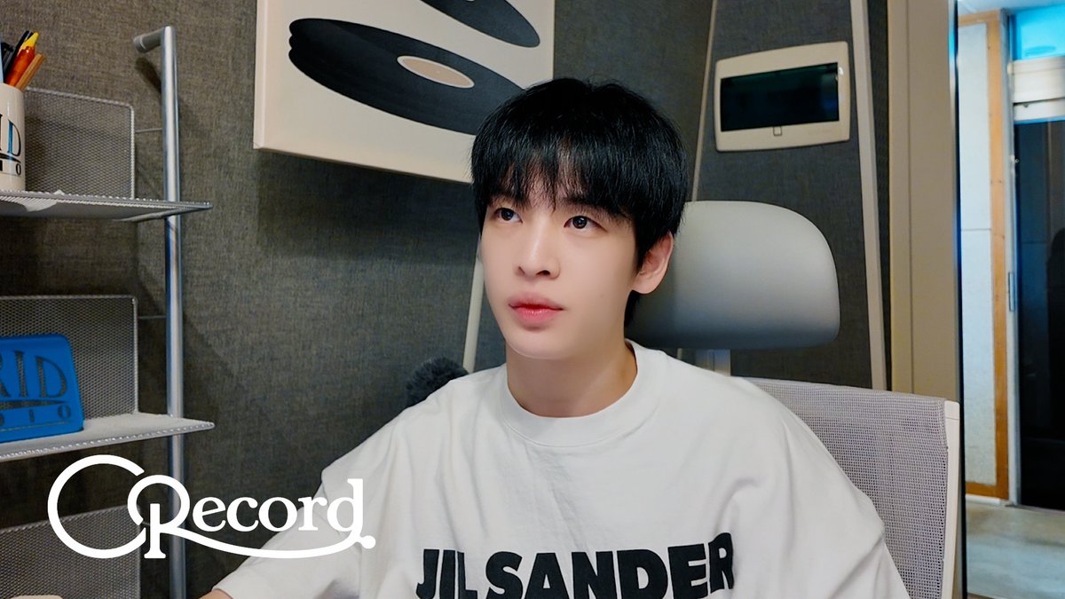 Behind-the-scenes cut of CRAVITY