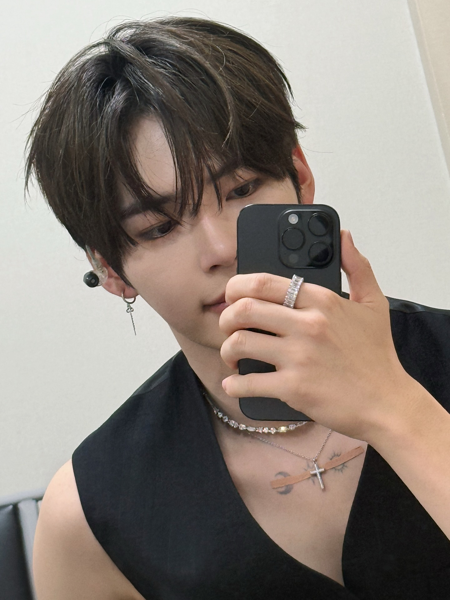 Latest photo of Sung Hanbin (ZEROBASEONE)