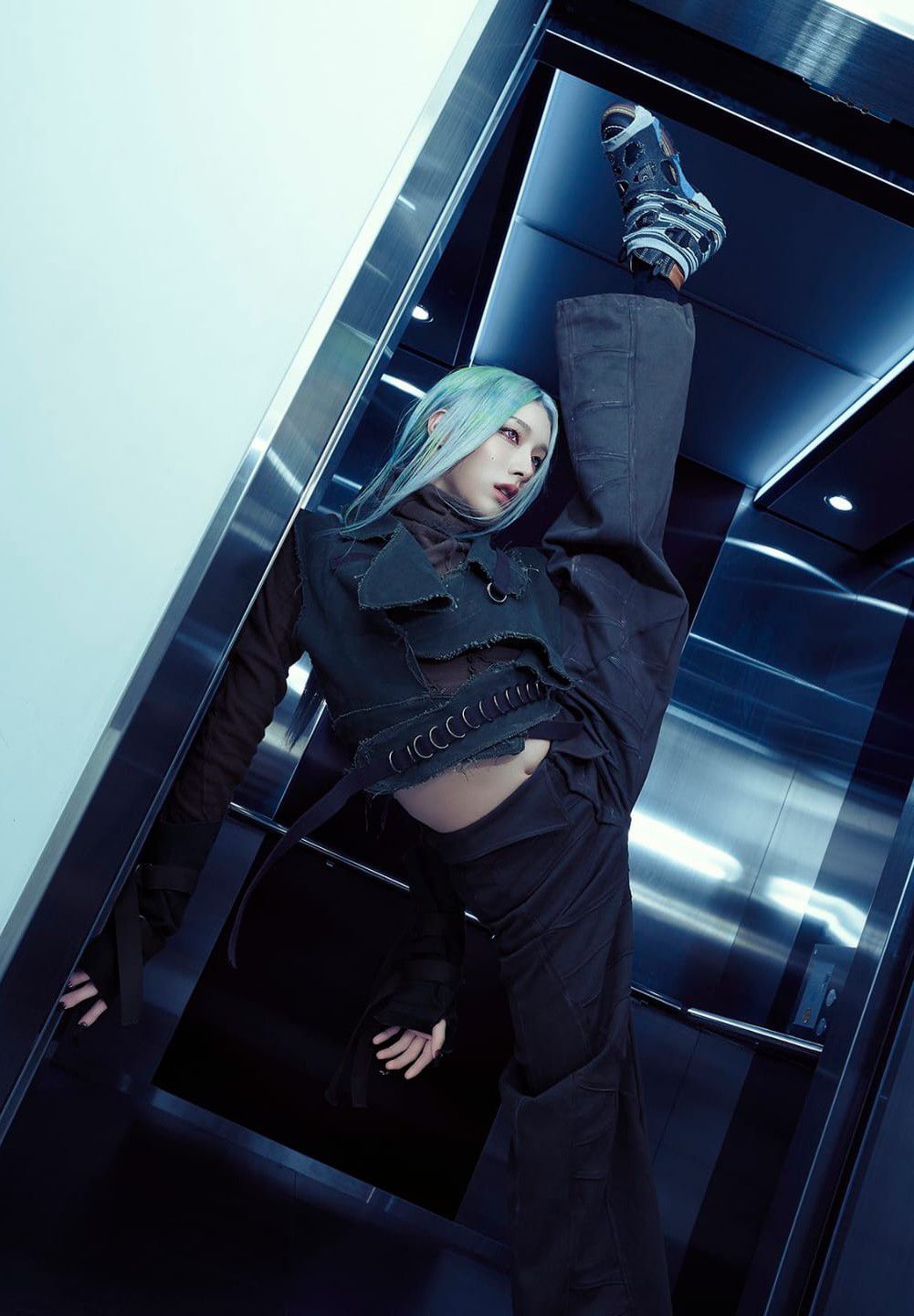 Behind-the-scenes cut of Rui (XLOV)