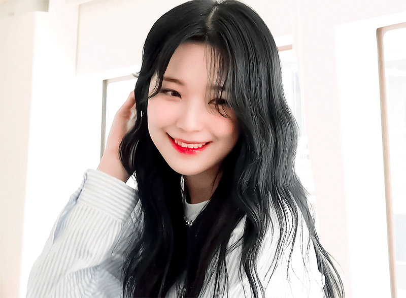白知憲 (fromis_9)的最新活動照片