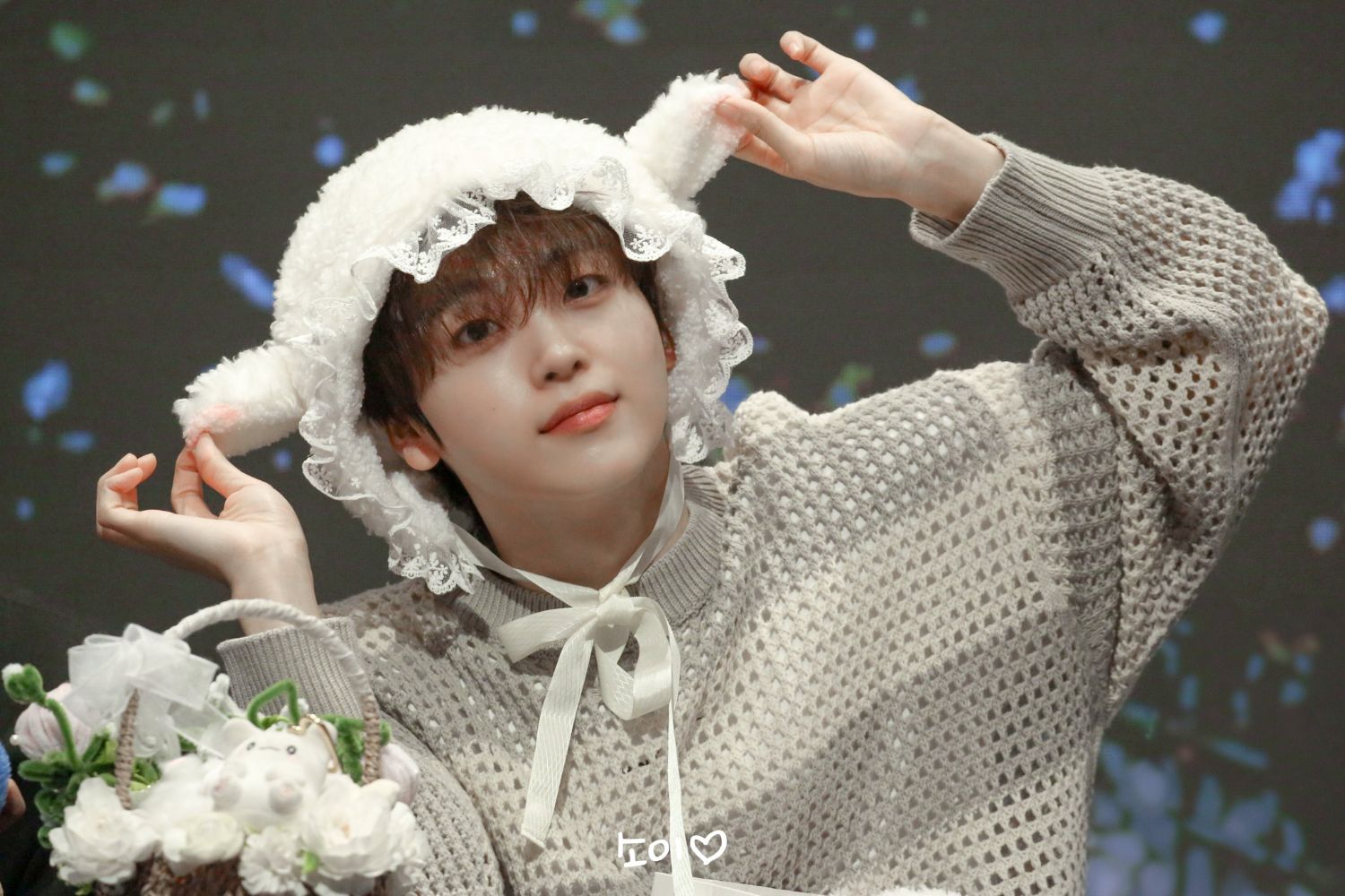 A moment captured by Hyeongjun (CRAVITY)'s fan