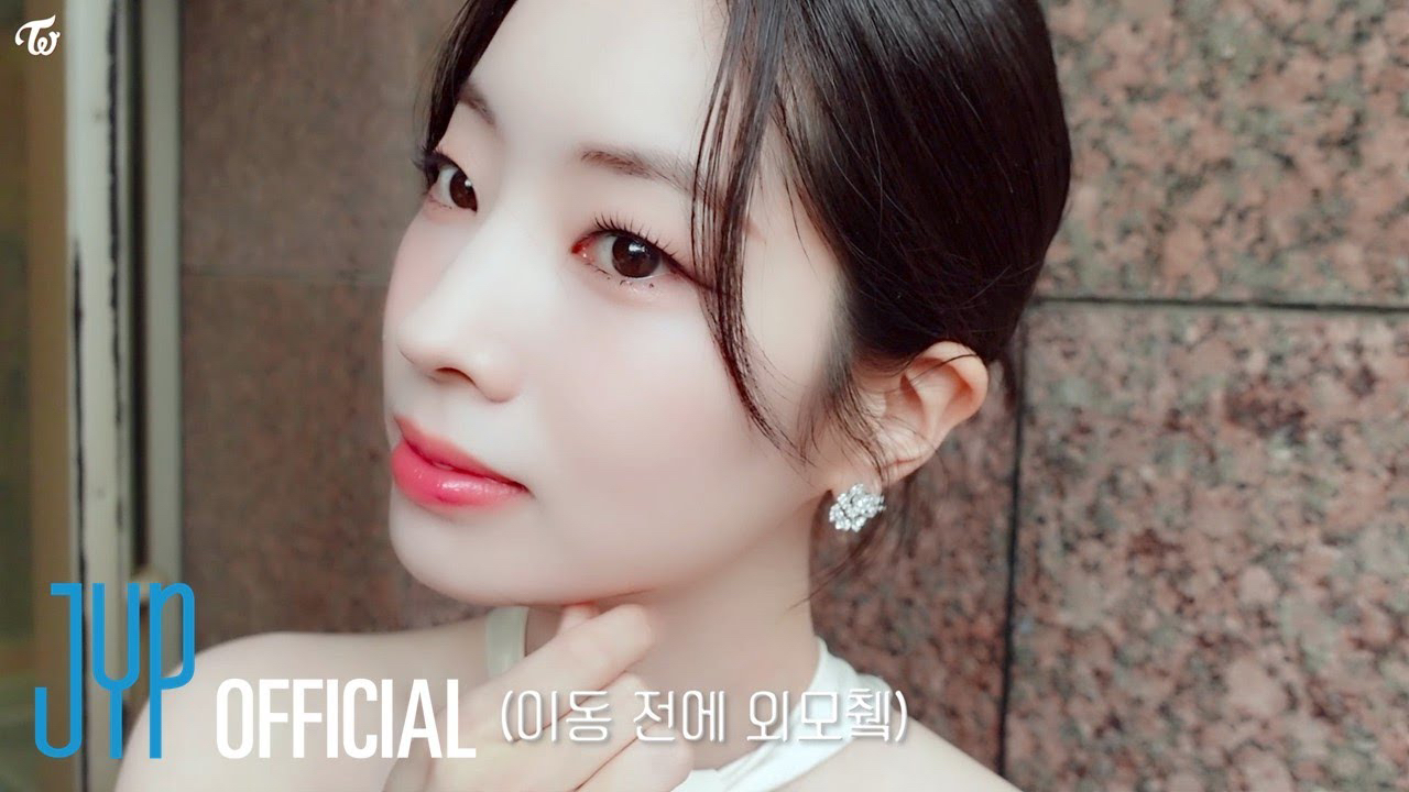 Behind-the-scenes cut of Dahyun (TWICE)