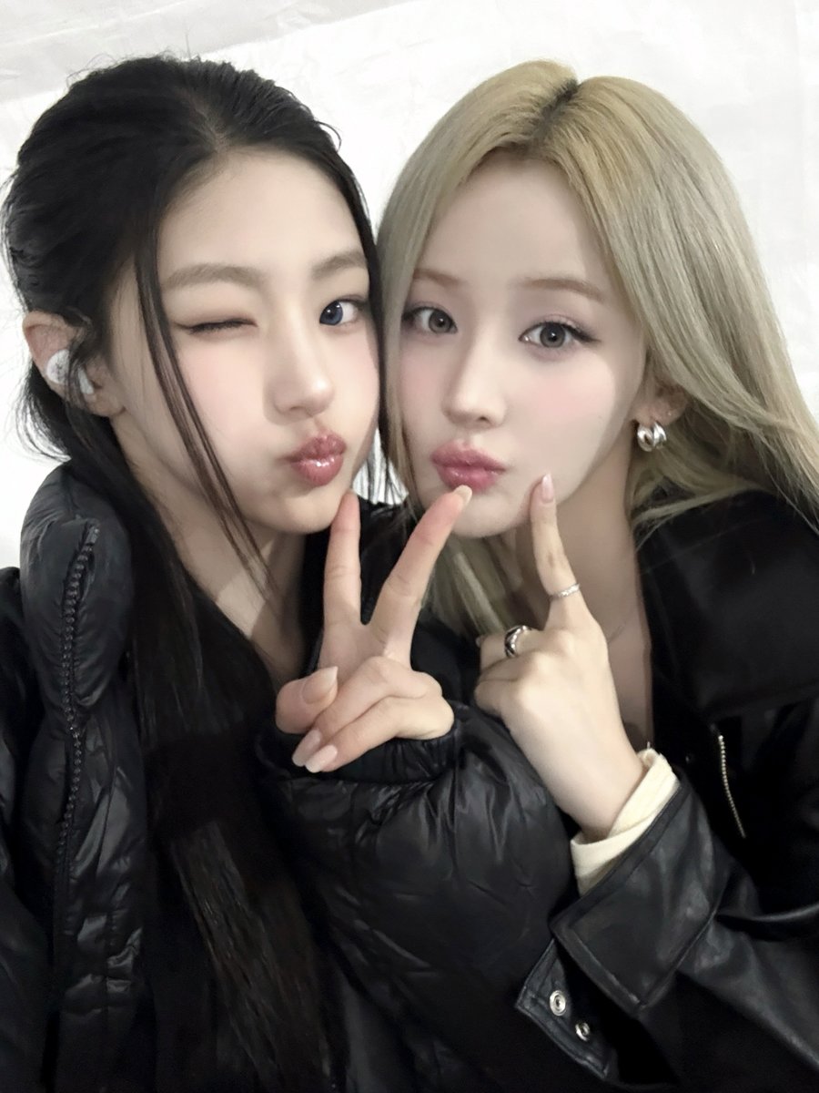 Behind-the-scenes cut of KISS OF LIFE