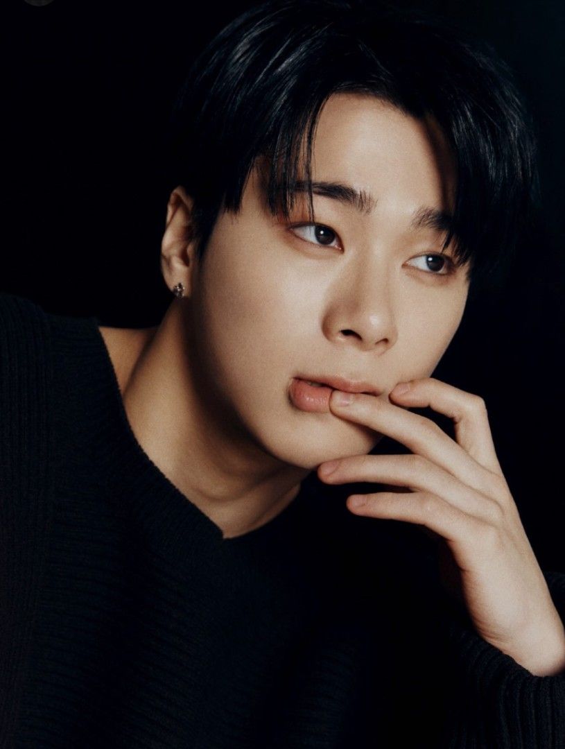 A moment captured by Moonbin (ASTRO)'s fan