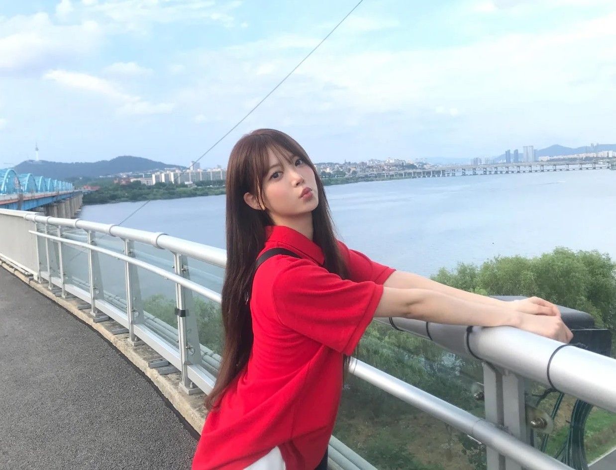 Latest photo of Hong Eunchae (LE SSERAFIM)