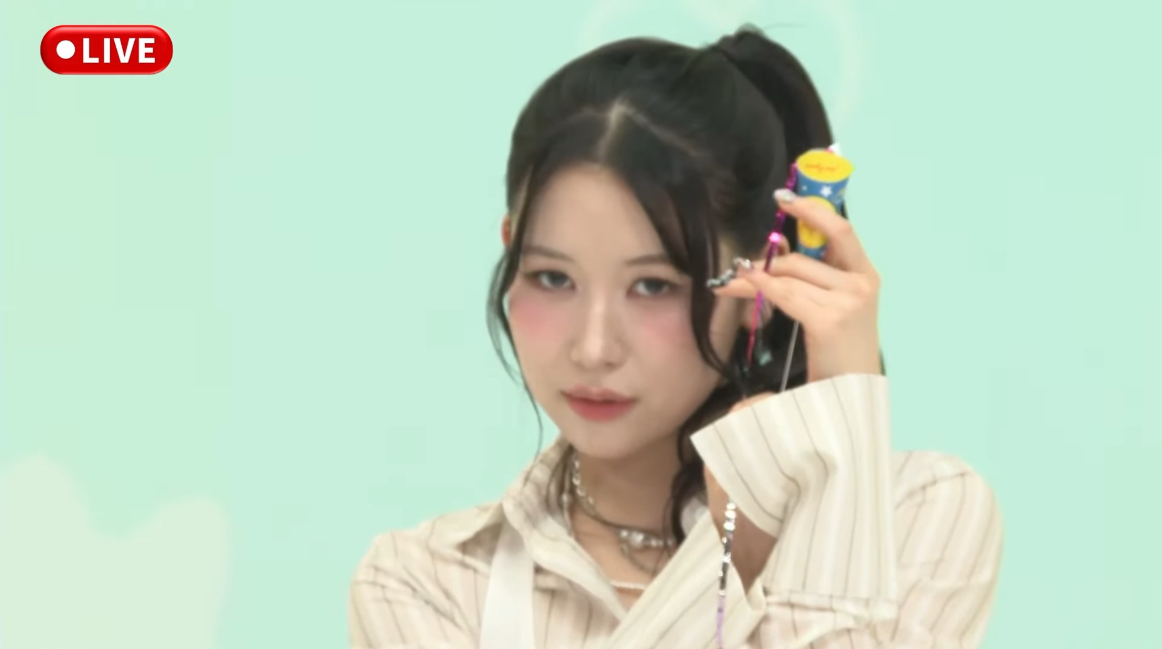 Foto terbaru Kasahara Momona (ME:I)