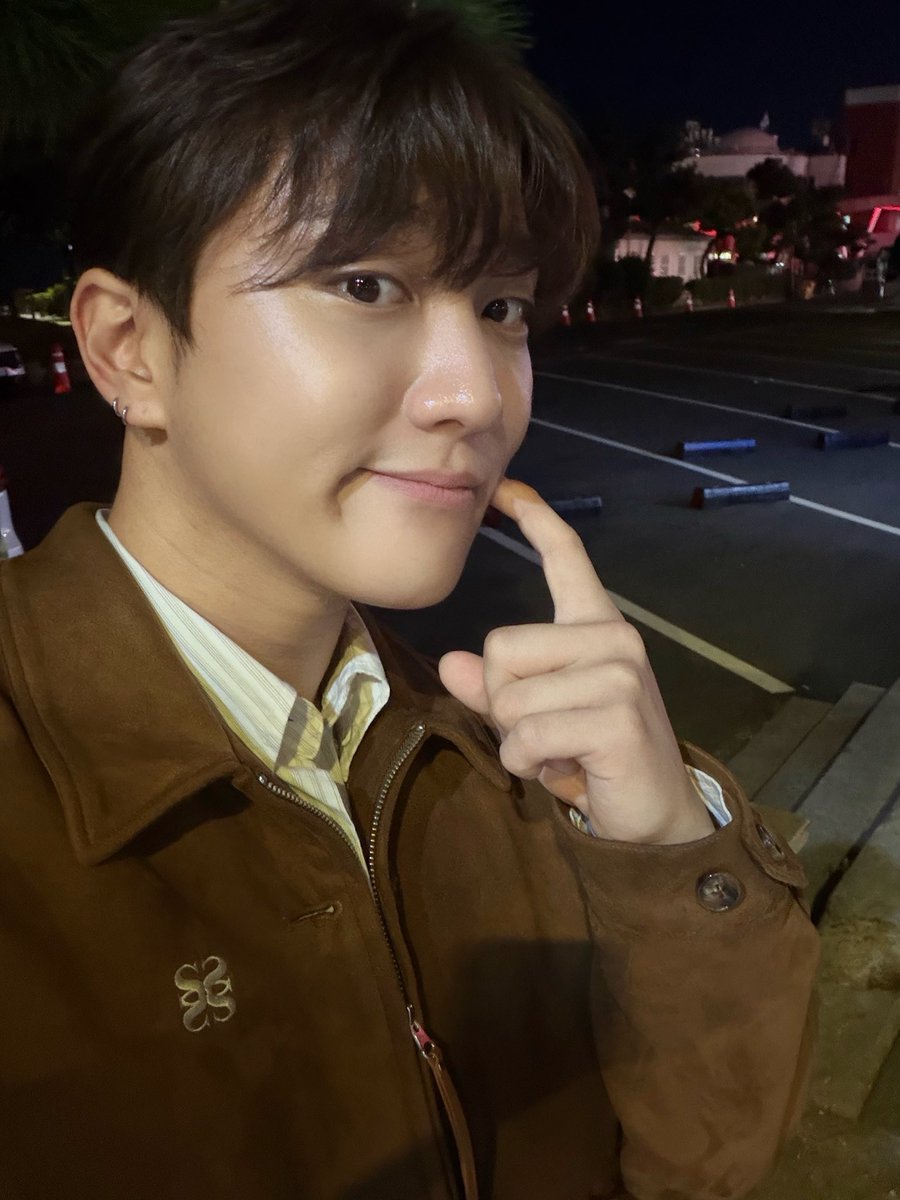 A moment captured by GoldenChild's fan