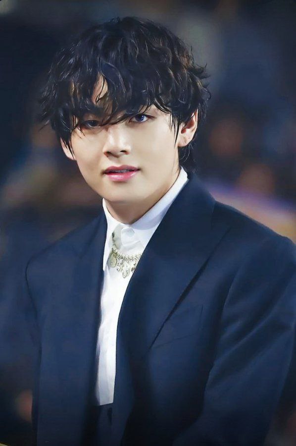 뷔 (방탄소년단) 최근 활동샷