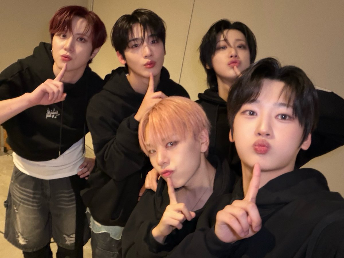 위아이 최근 활동샷