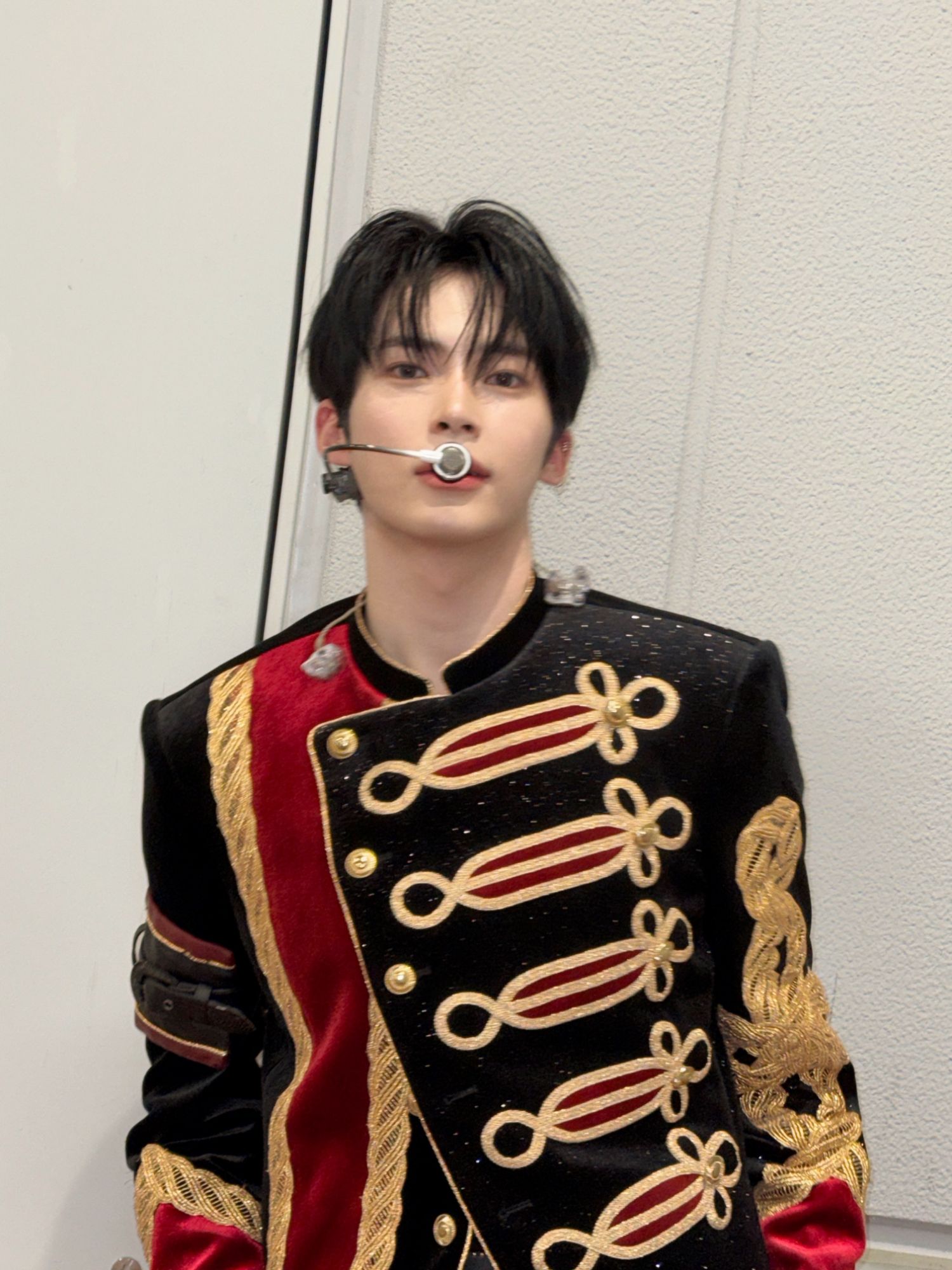 Potret di balik layar Sung Hanbin (ZEROBASEONE)