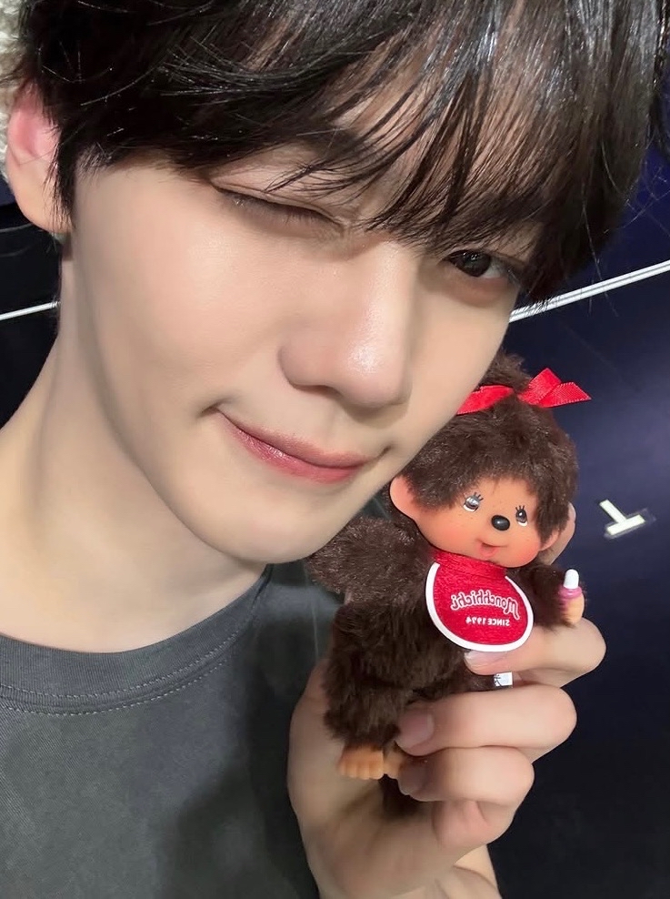 Latest photo of Kim Gyuvin (ZEROBASEONE)