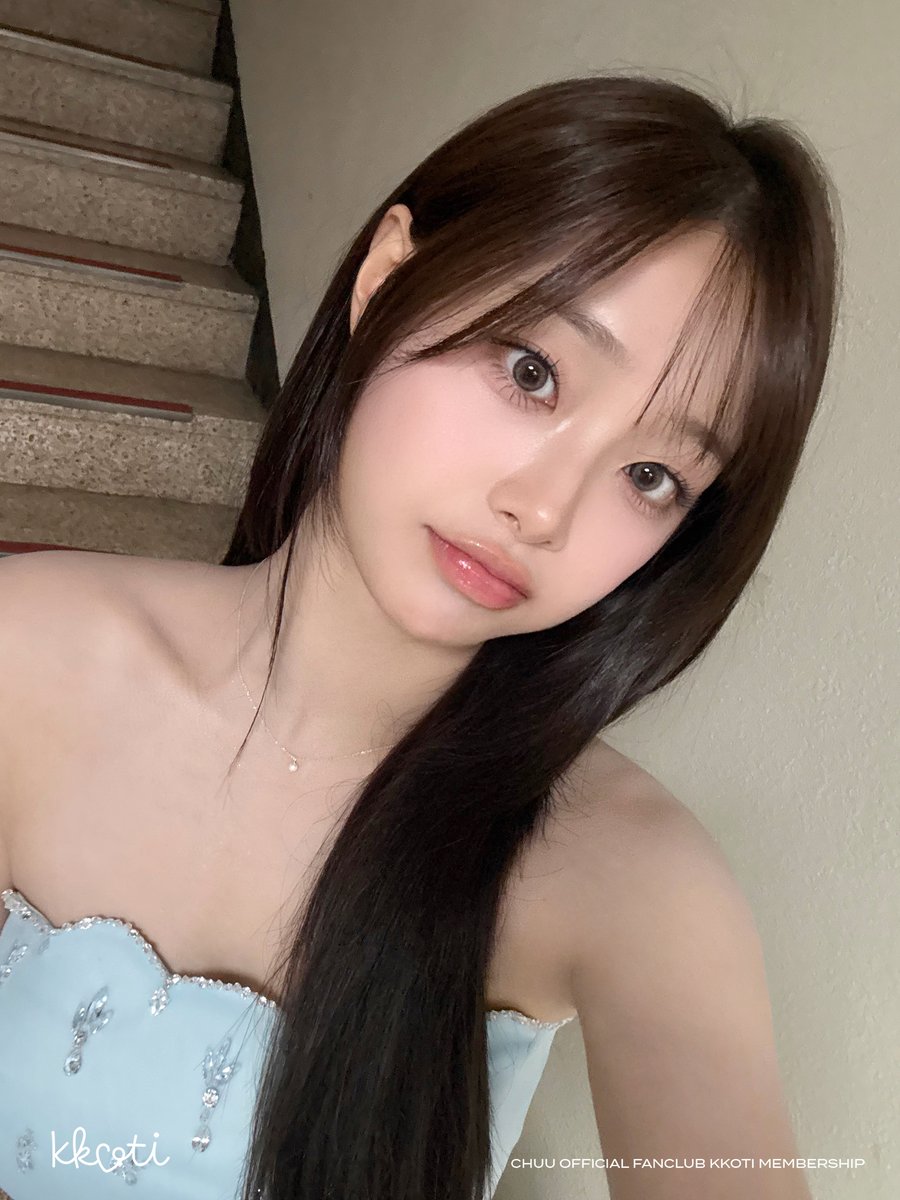 Behind-the-scenes cut of Chuu