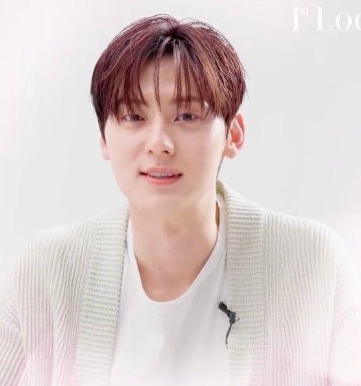황민현의 비하인드 컷