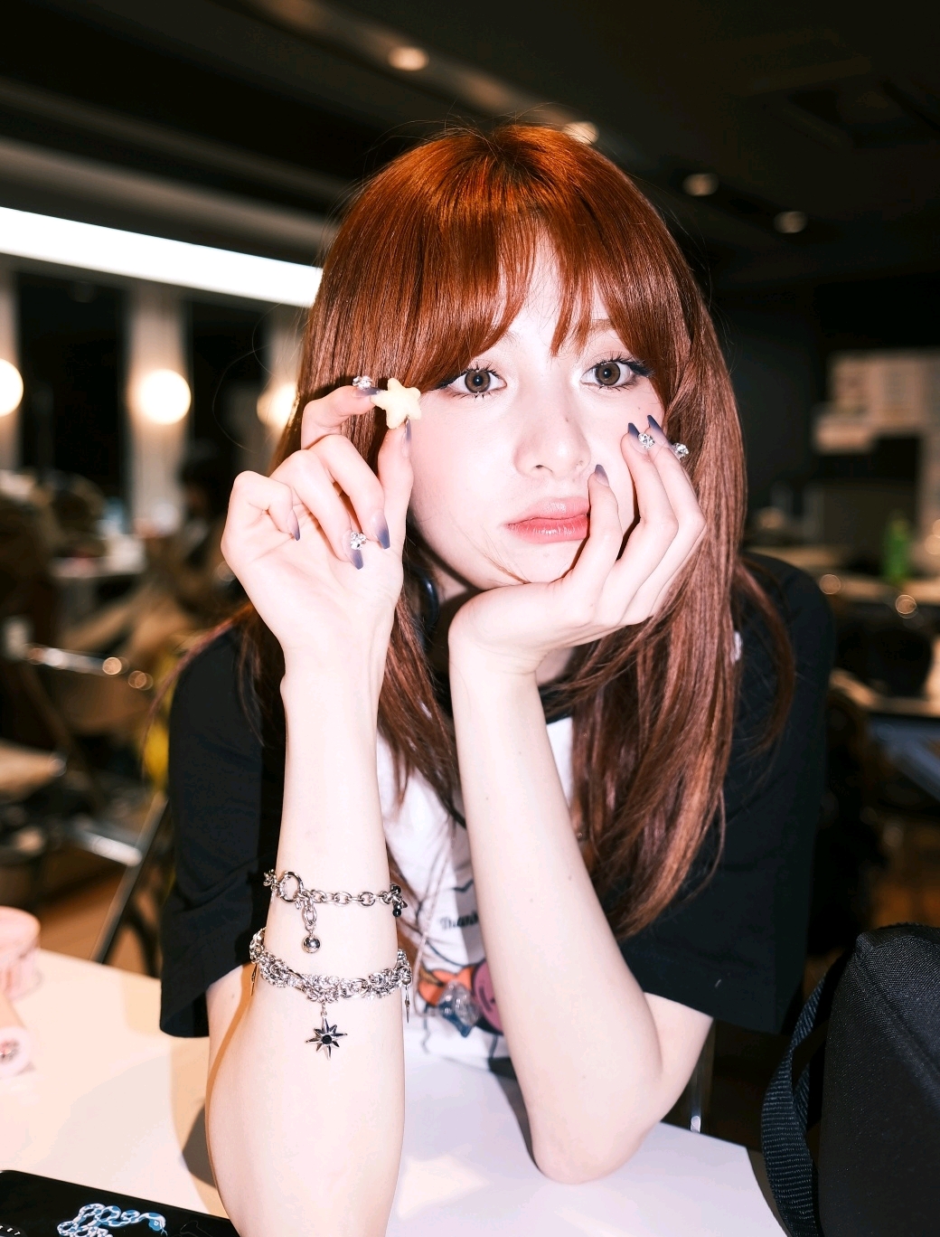 A moment captured by Huh Yunjin (LE SSERAFIM)'s fan