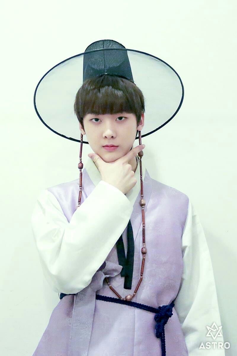 Behind-the-scenes cut of Sanha (ASTRO)