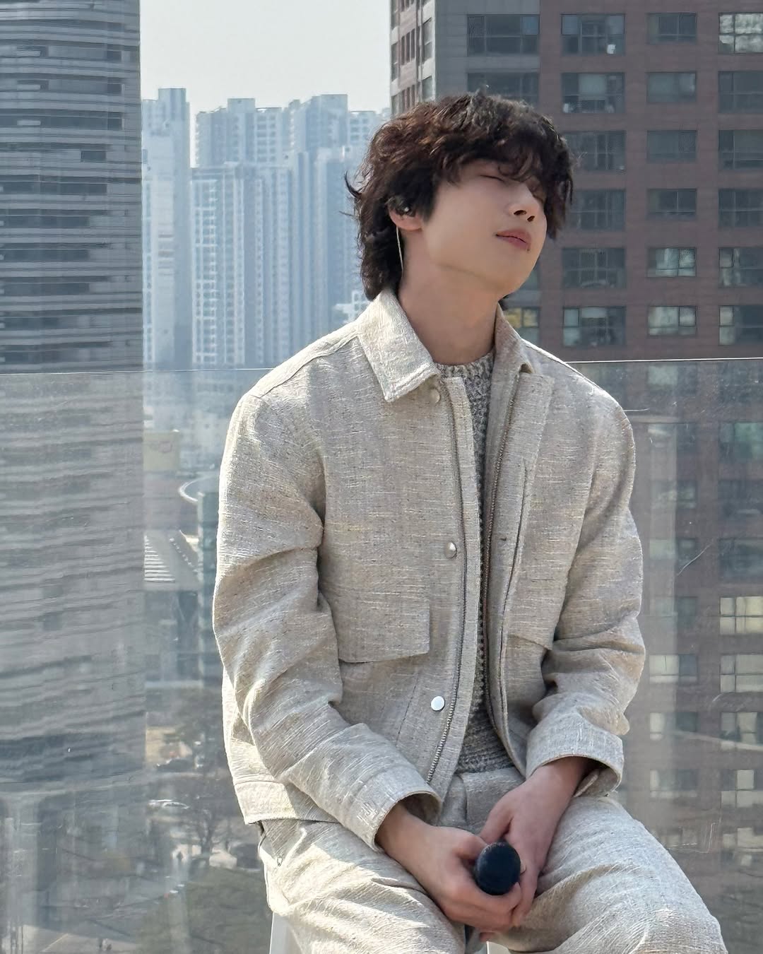 Behind-the-scenes cut of Han Seungwoo