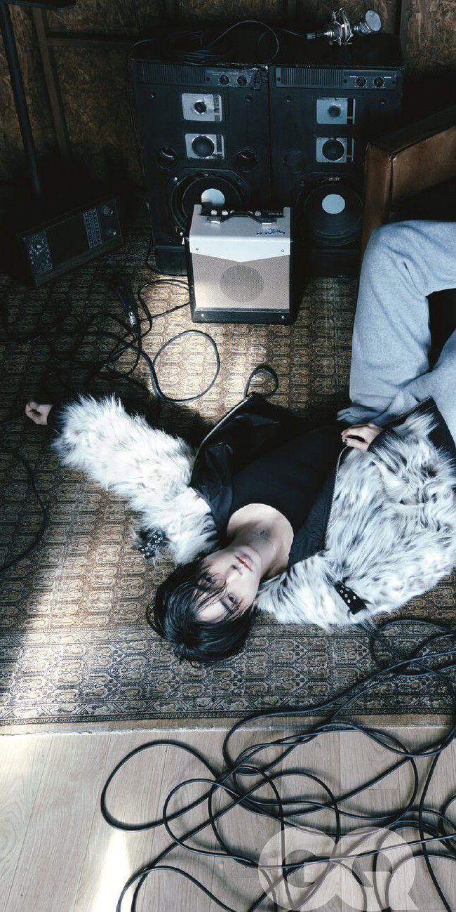 Recent activity shot of HAN (Stray Kids)