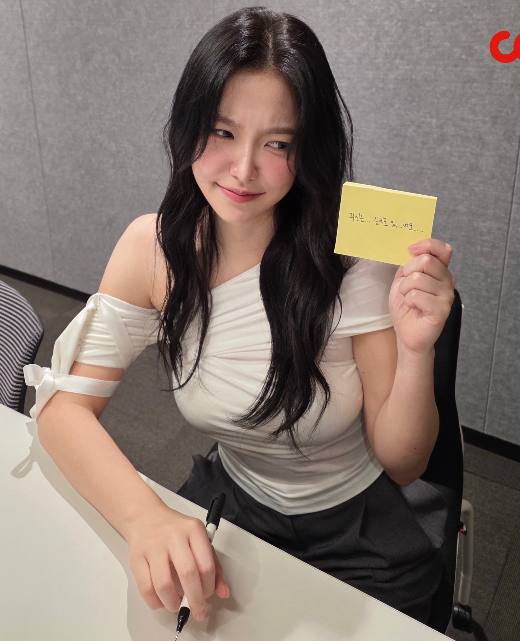 Behind-the-scenes cut of Yeri (Red Velvet)