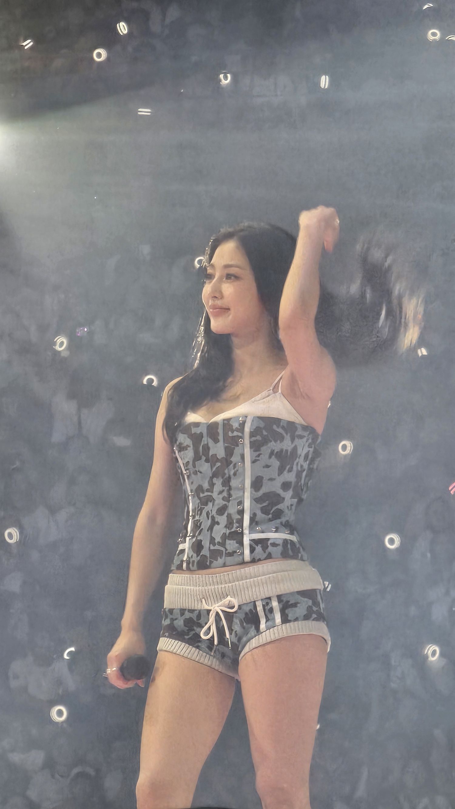 志效 (TWICE)粉丝拍下的瞬间