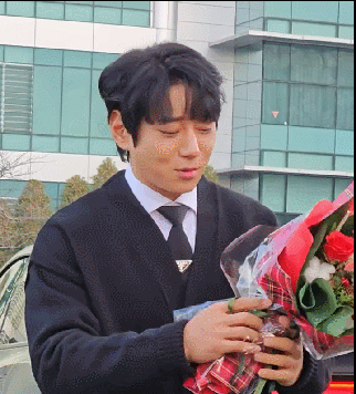 Recent activity shot of Hwang Chiyeol
