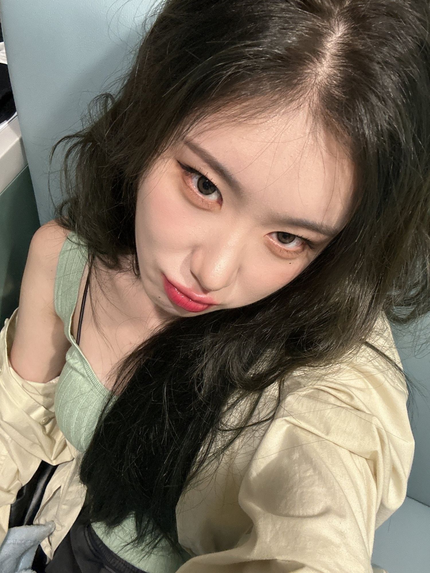 Latest photo of Chaeryeong (ITZY)