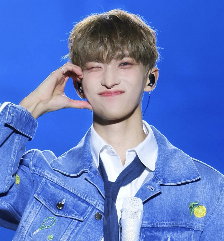 DK (SEVENTEEN)的最新活動照片