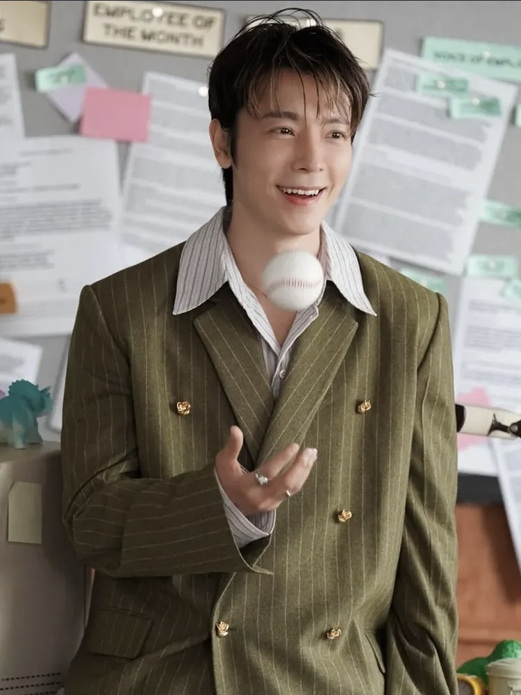 Behind-the-scenes cut of Donghae (Super Junior)