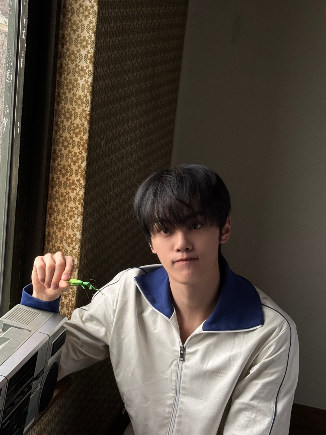 A moment captured by Kim Gyuvin (ZEROBASEONE)'s fan