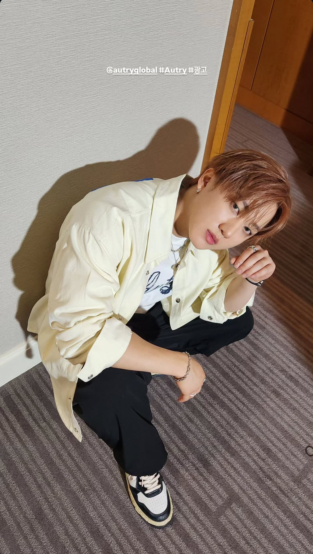 The most beloved wallpaper among Changbin (Stray Kids)'s fans