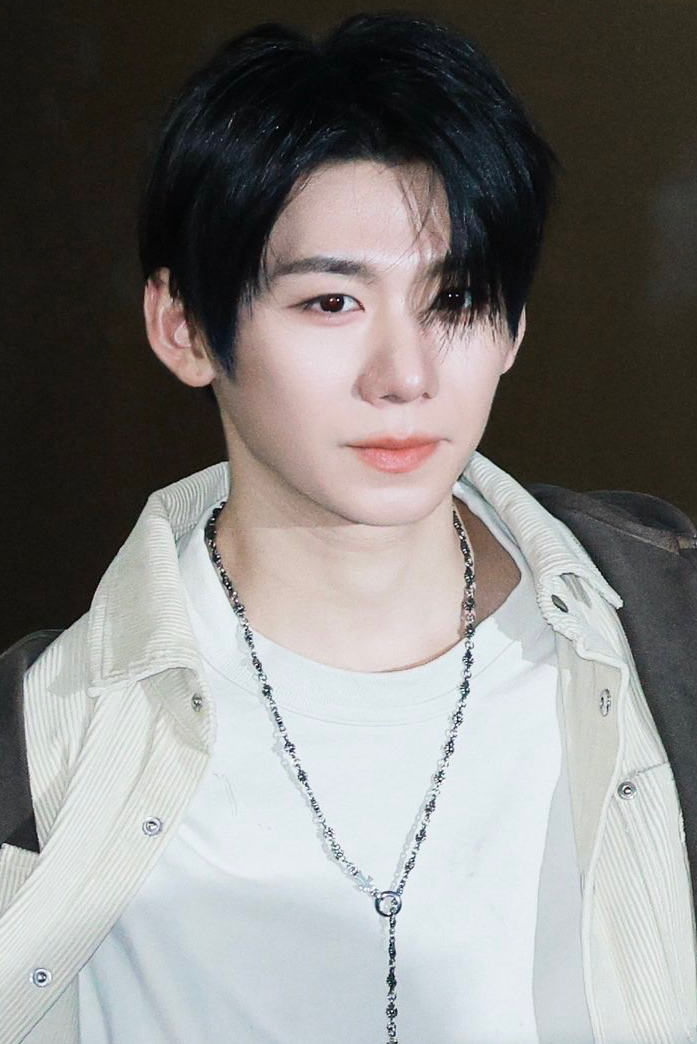 A moment captured by Park Han (AHOF)'s fan