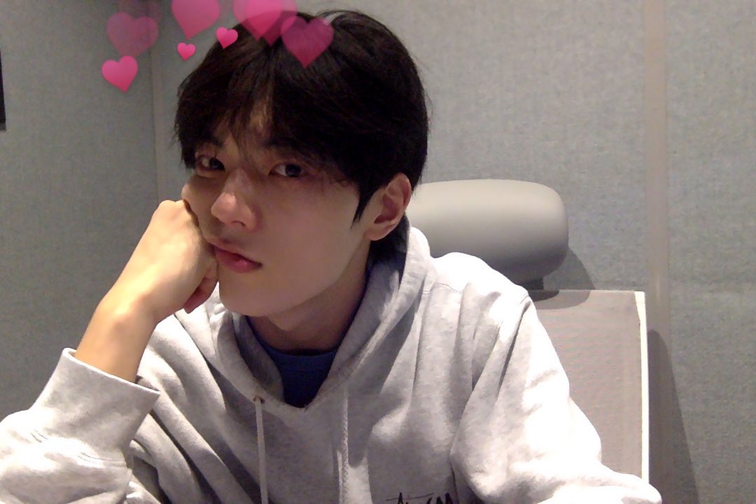 Behind-the-scenes cut of LEEJEONG (WHIB)
