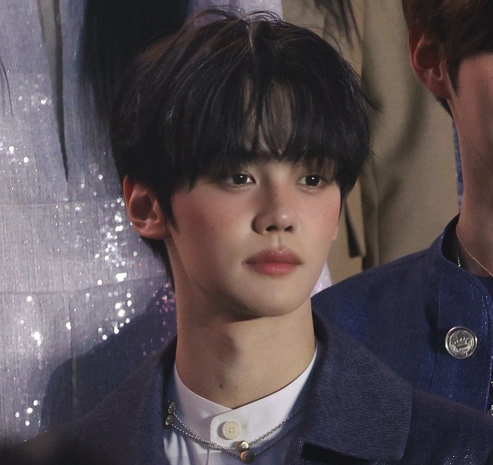 Behind-the-scenes cut of Kim Gyuvin (ZEROBASEONE)