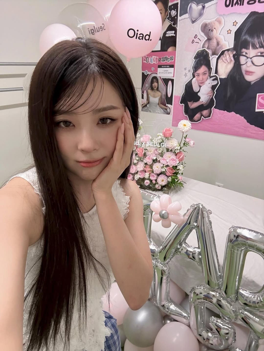 A moment captured by Red Velvet's fan