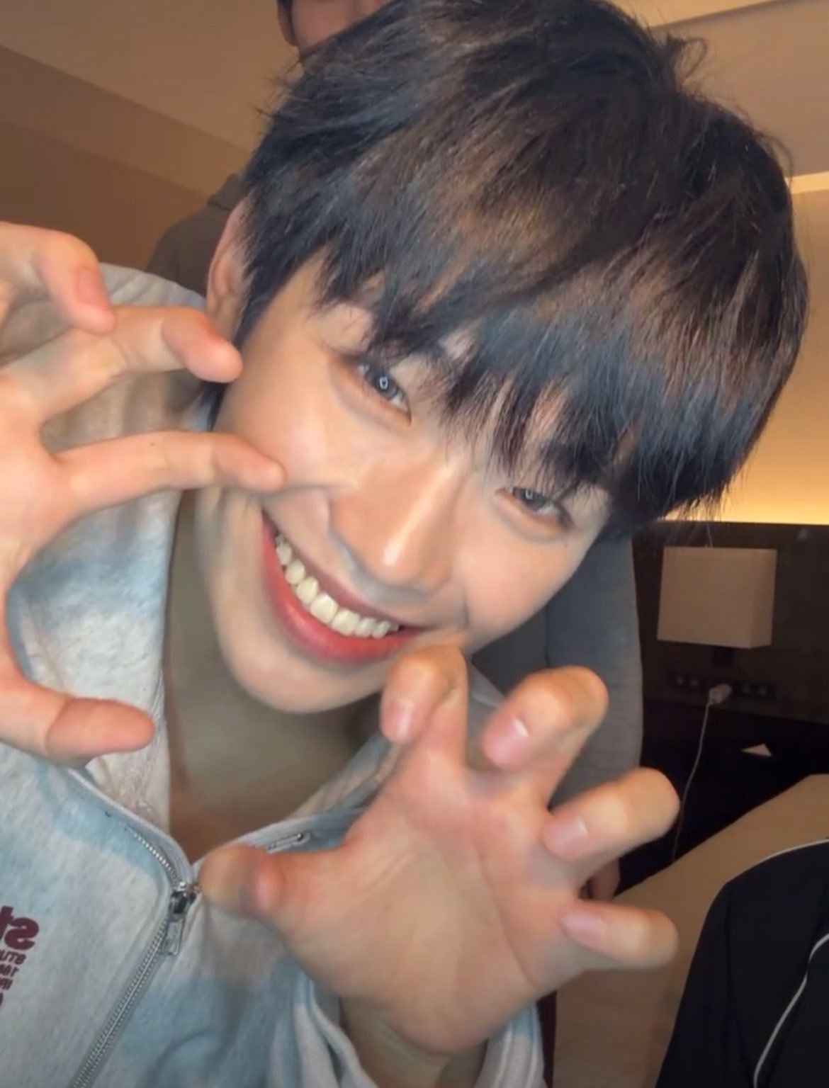 Behind-the-scenes cut of Kim Taerae (ZEROBASEONE)