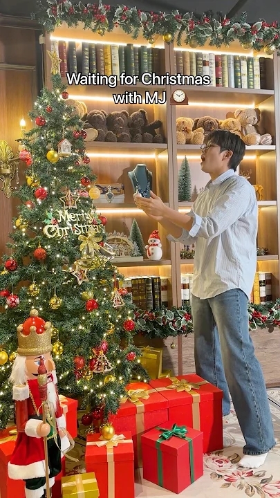 Fandom-recommended wallpaper image of MJ (ASTRO)