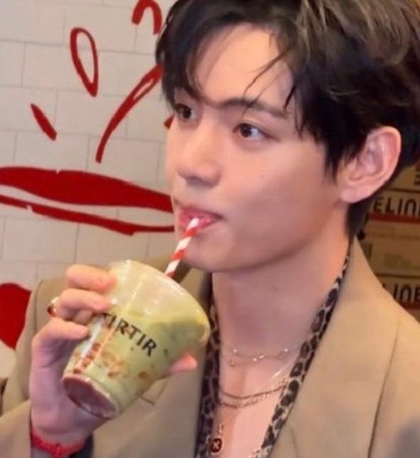 뷔 (방탄소년단) 팬이 찍은 순간