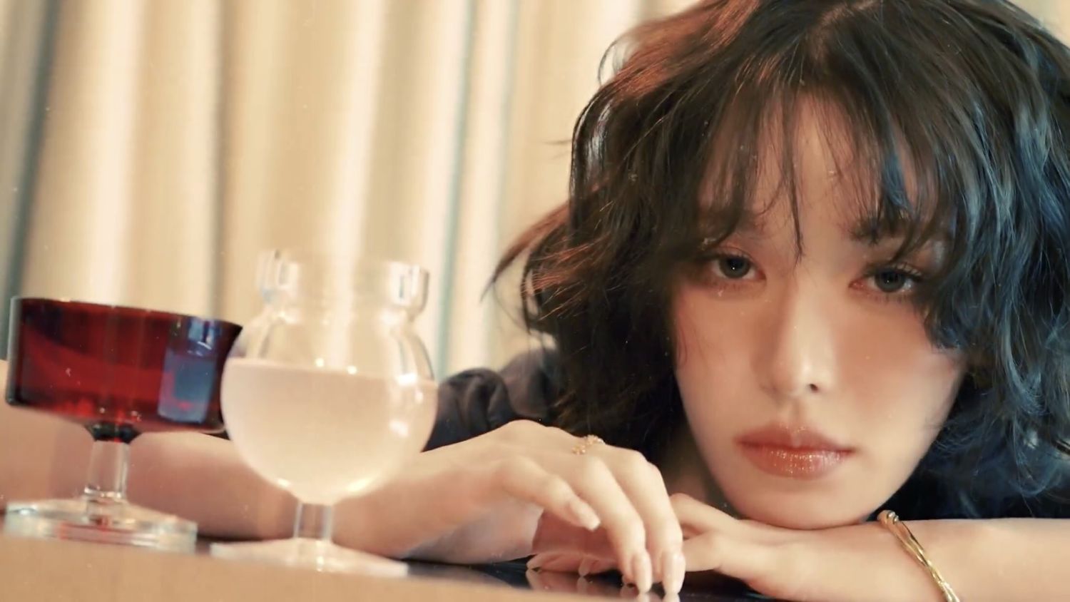 Behind-the-scenes cut of Wendy (Red Velvet)