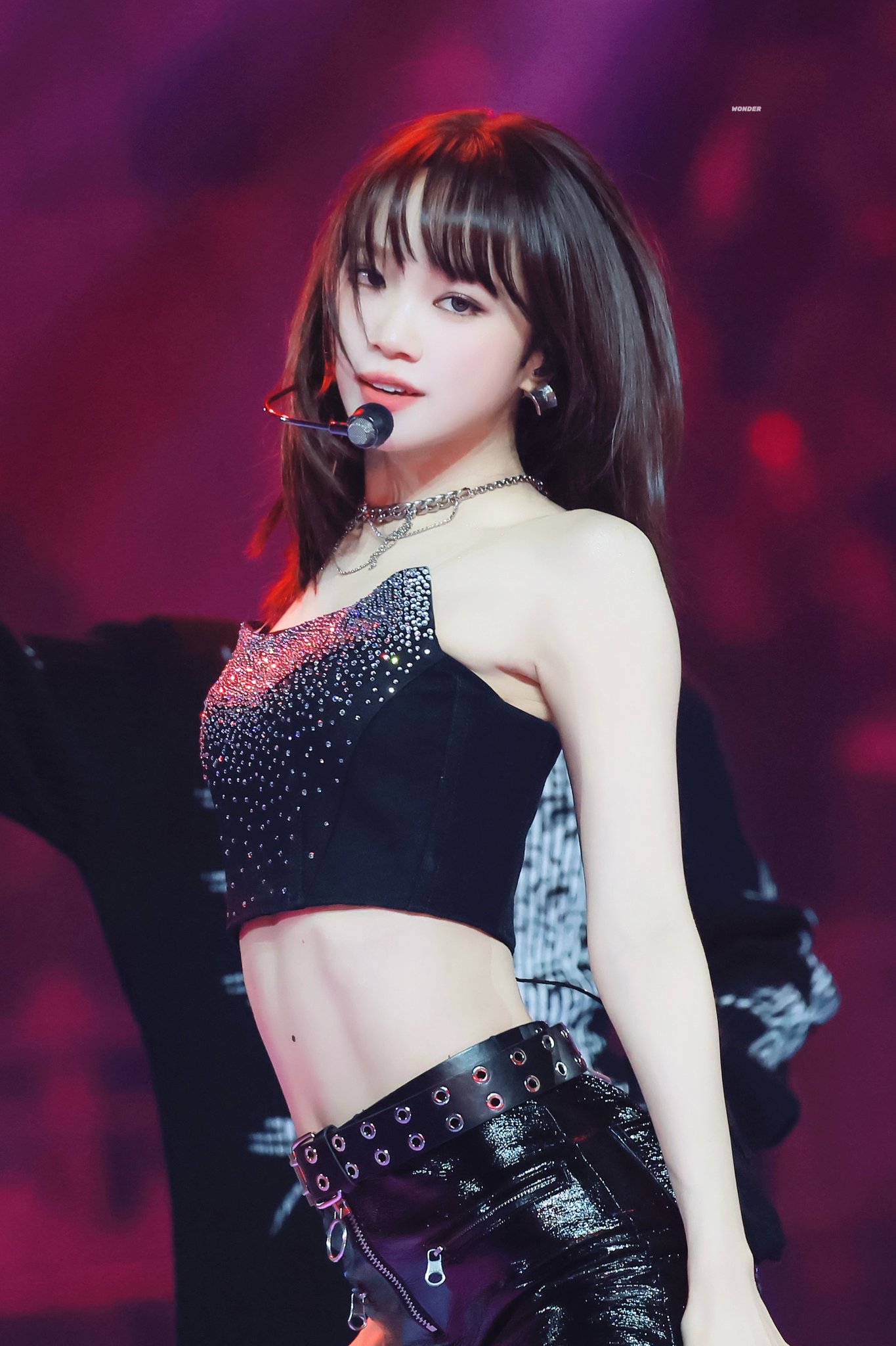 Behind-the-scenes cut of Kim Chaewon (LE SSERAFIM)