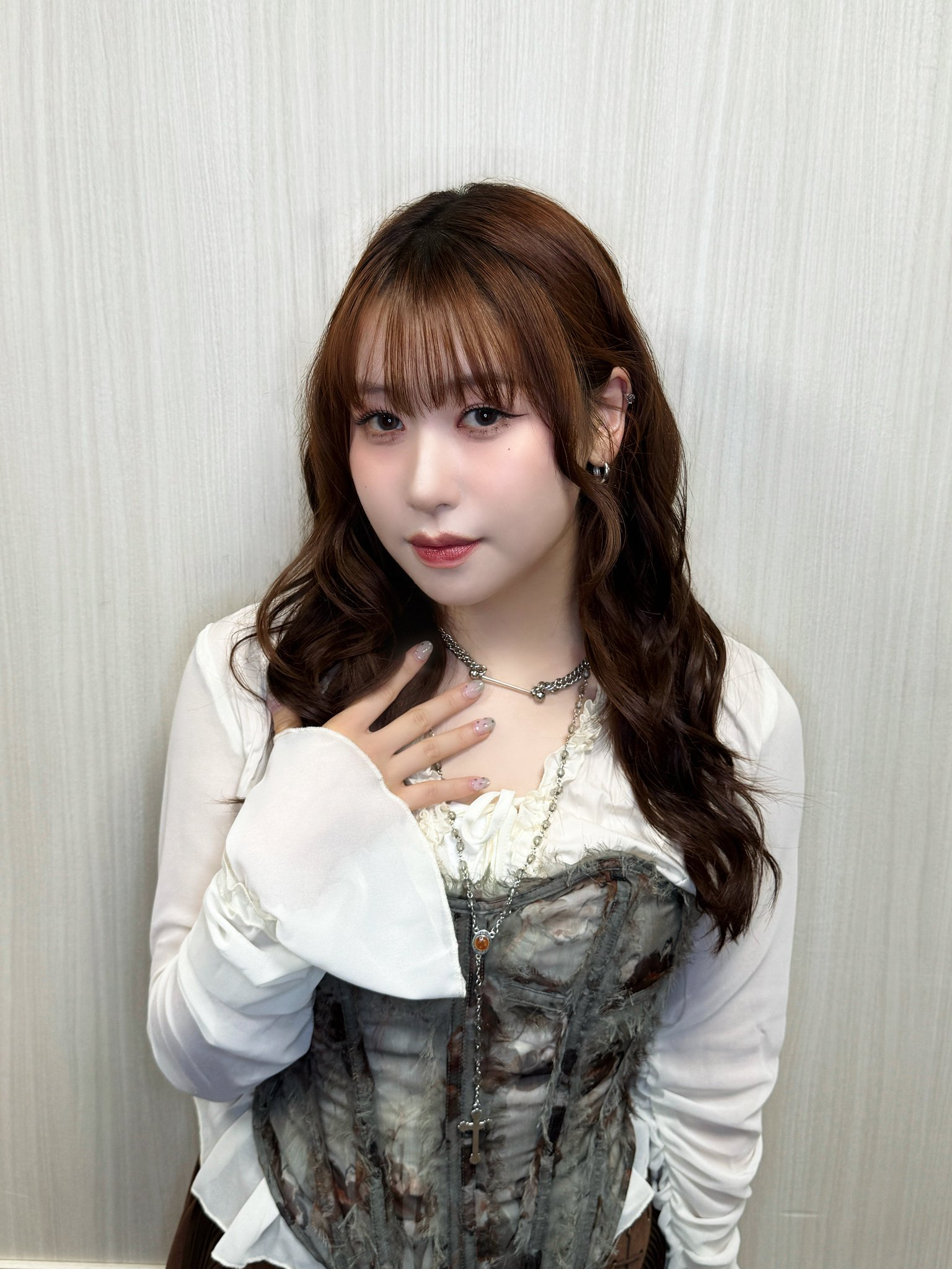 Behind-the-scenes cut of Kasahara Momona (ME:I)