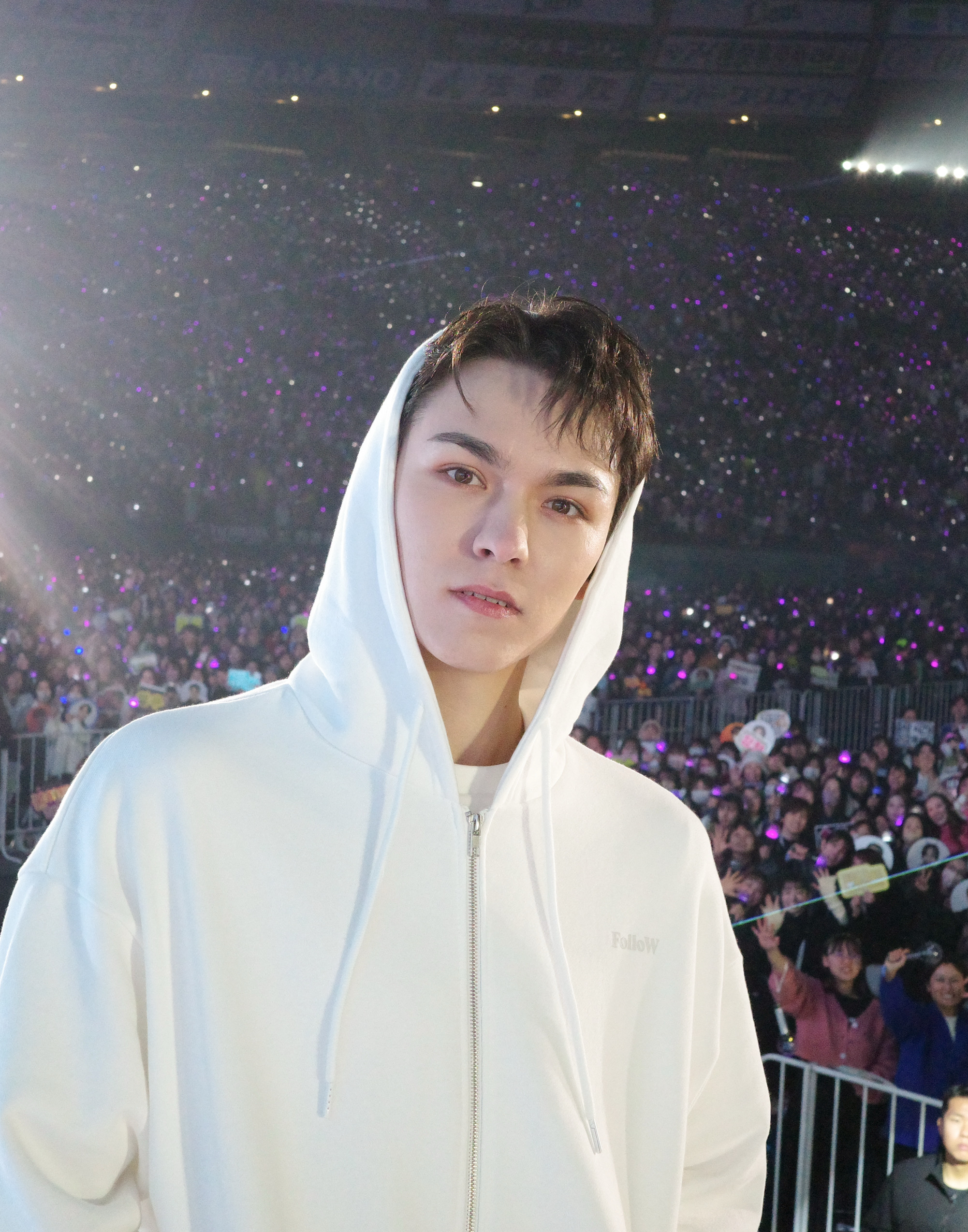 A moment captured by Vernon (SEVENTEEN)'s fan