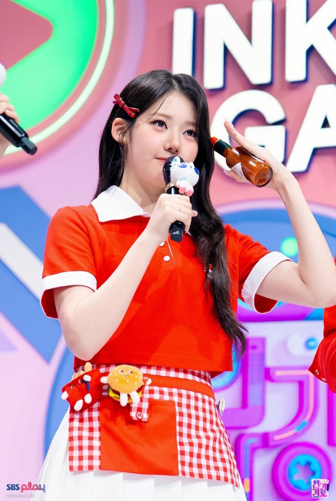 Behind-the-scenes cut of Rora (BABYMONSTER)