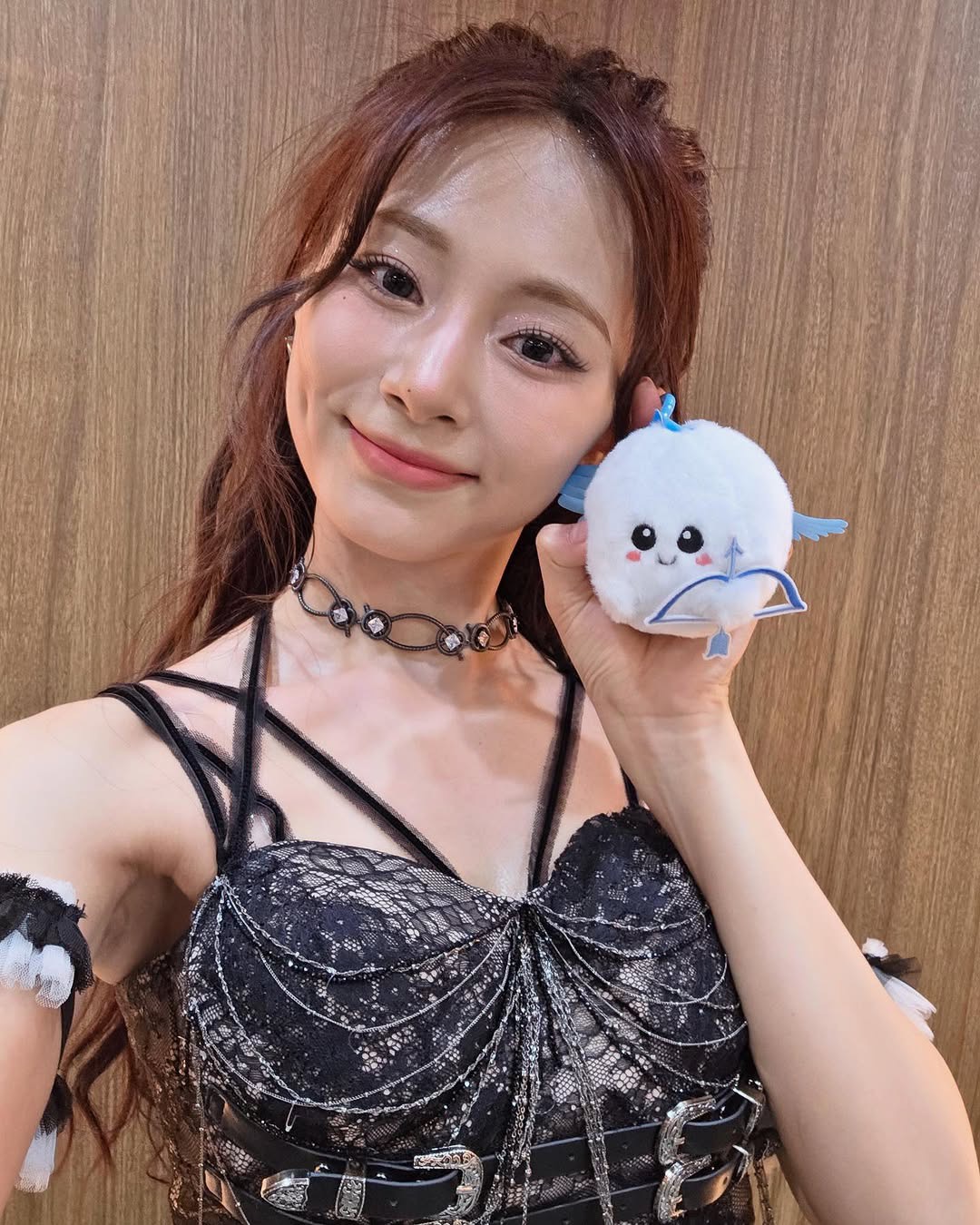 Latest photo of Tzuyu (TWICE)