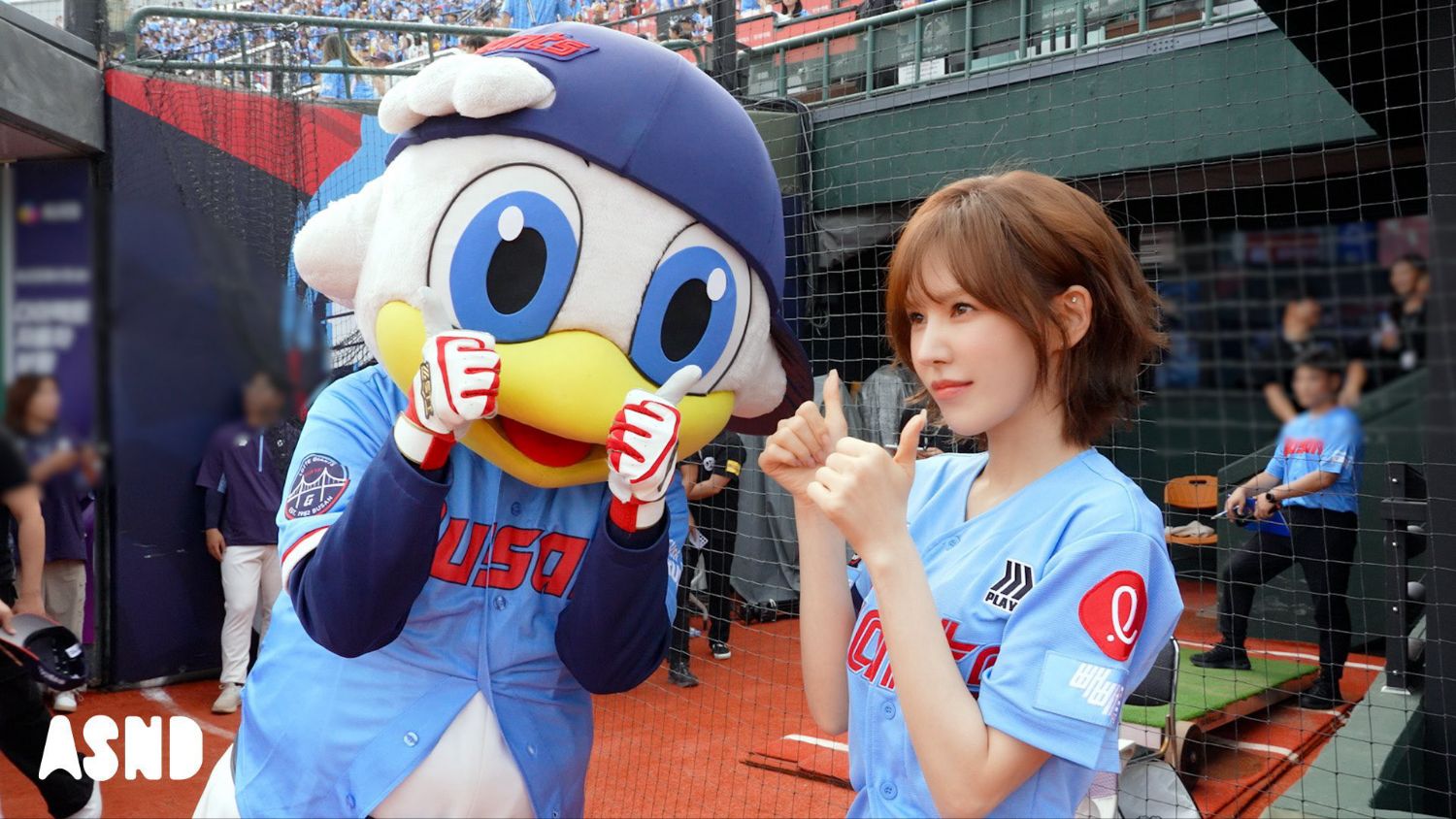 Behind-the-scenes cut of Wendy (Red Velvet)