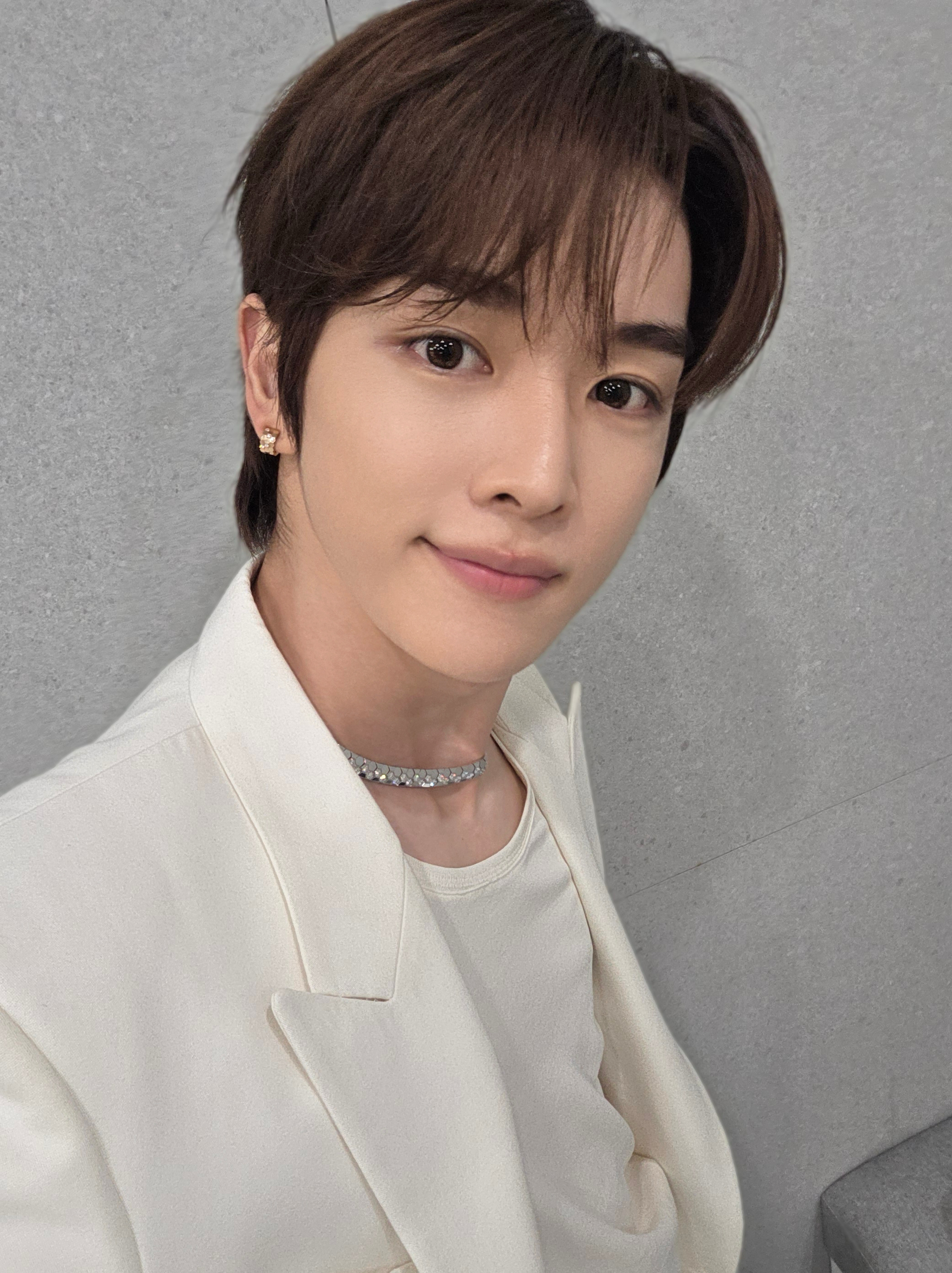Recent activity shot of Sungchan (RIIZE)