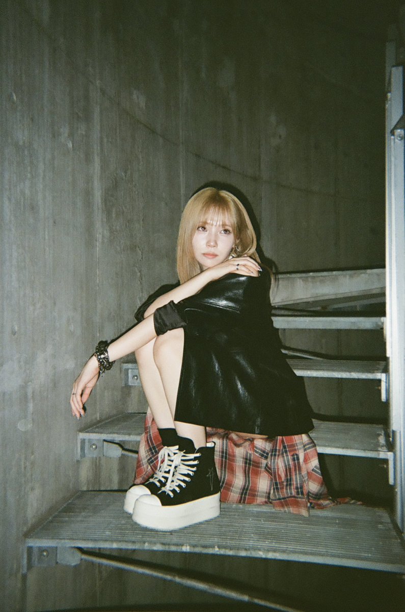 A moment captured by NiziU's fan