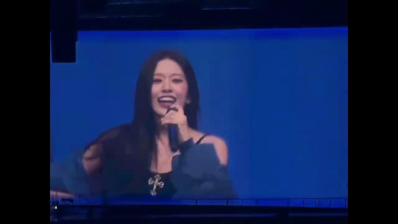 アン・ユジン (IVE)の舞台裏ショット