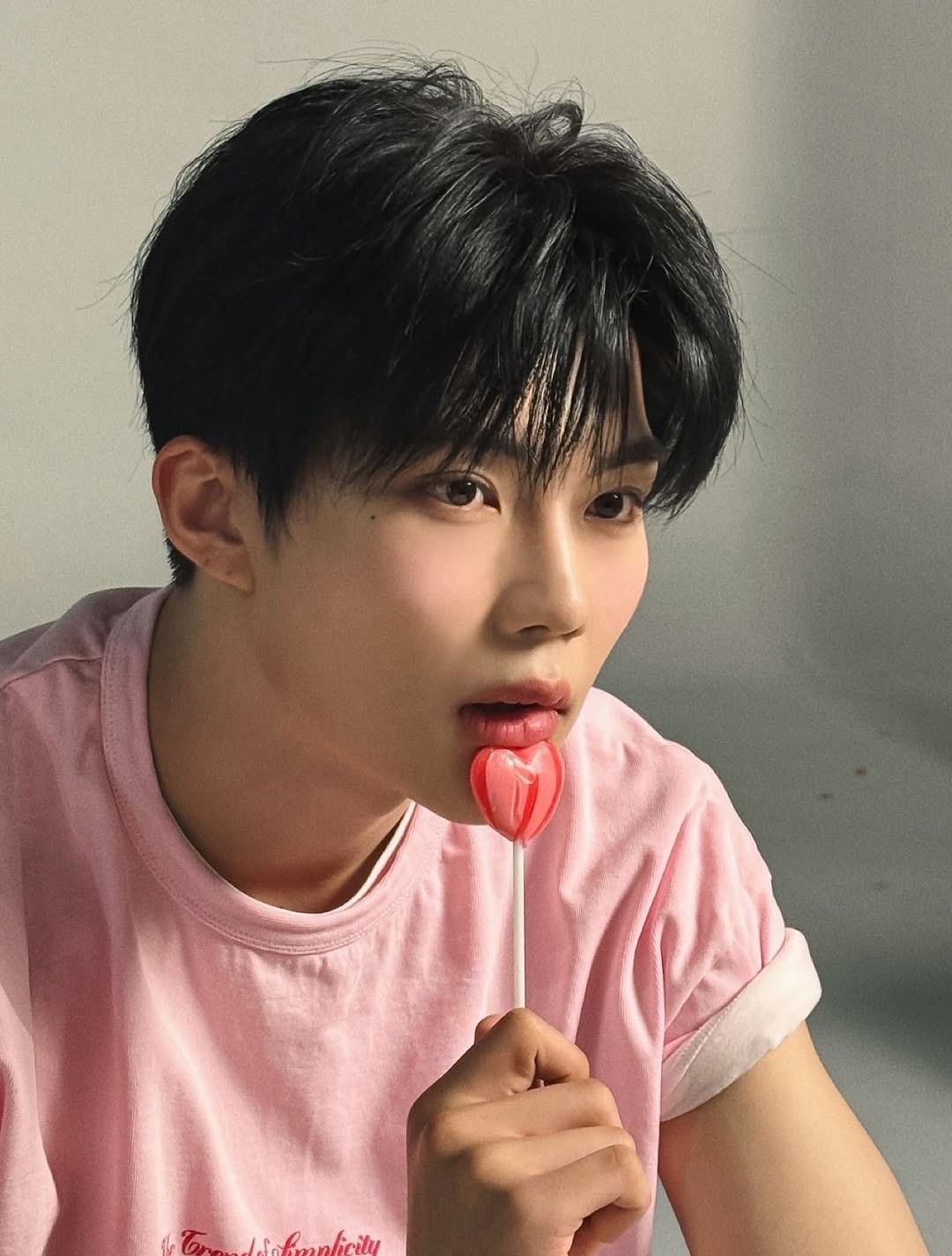 Recent activity shot of Park Gunwook (ZEROBASEONE)