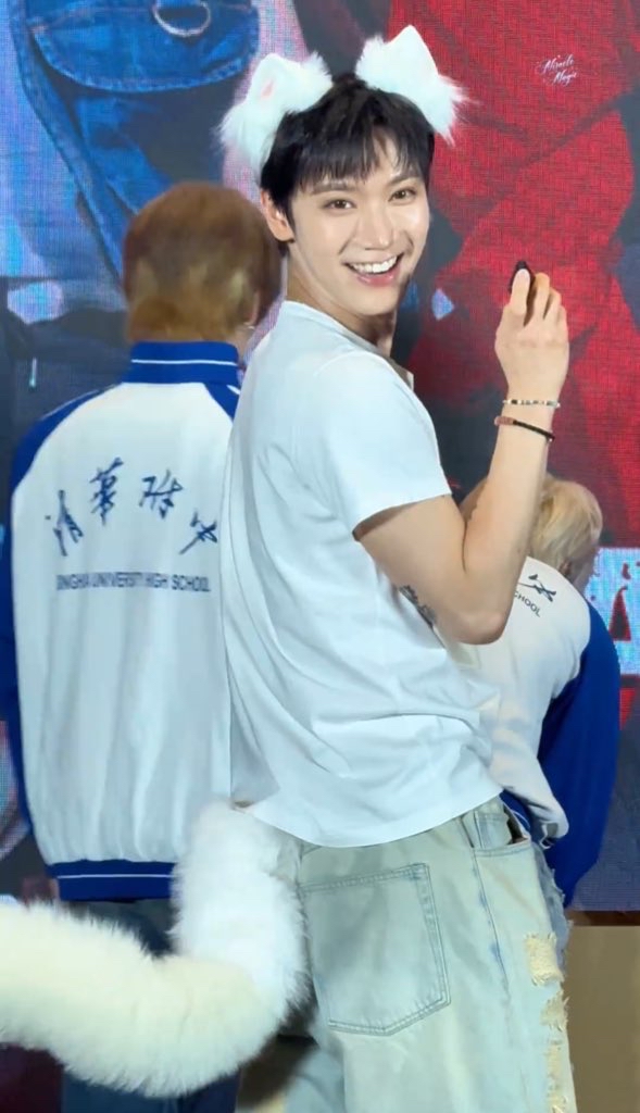 Recent activity shot of TEN (WayV)
