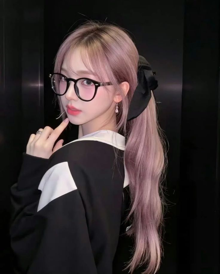 Recent activity shot of Karina (aespa)